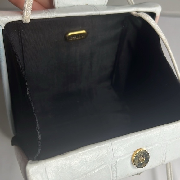 Ande White Structured Box Bag With Croc Appliqué Crossbody Strap - Picture 9 of 12